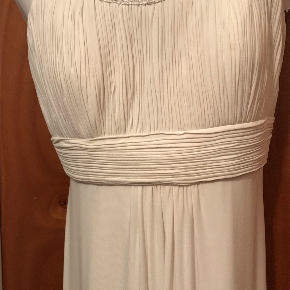 Wedding/Prom/Formal Gown - Picture 3 of 8